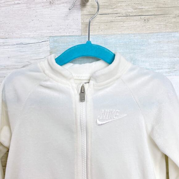 Nike Velour Jumpsuit Cream Zip Up Embroidered Logo Kangaroo Pocket Baby Girl 18M - Picture 2 of 7